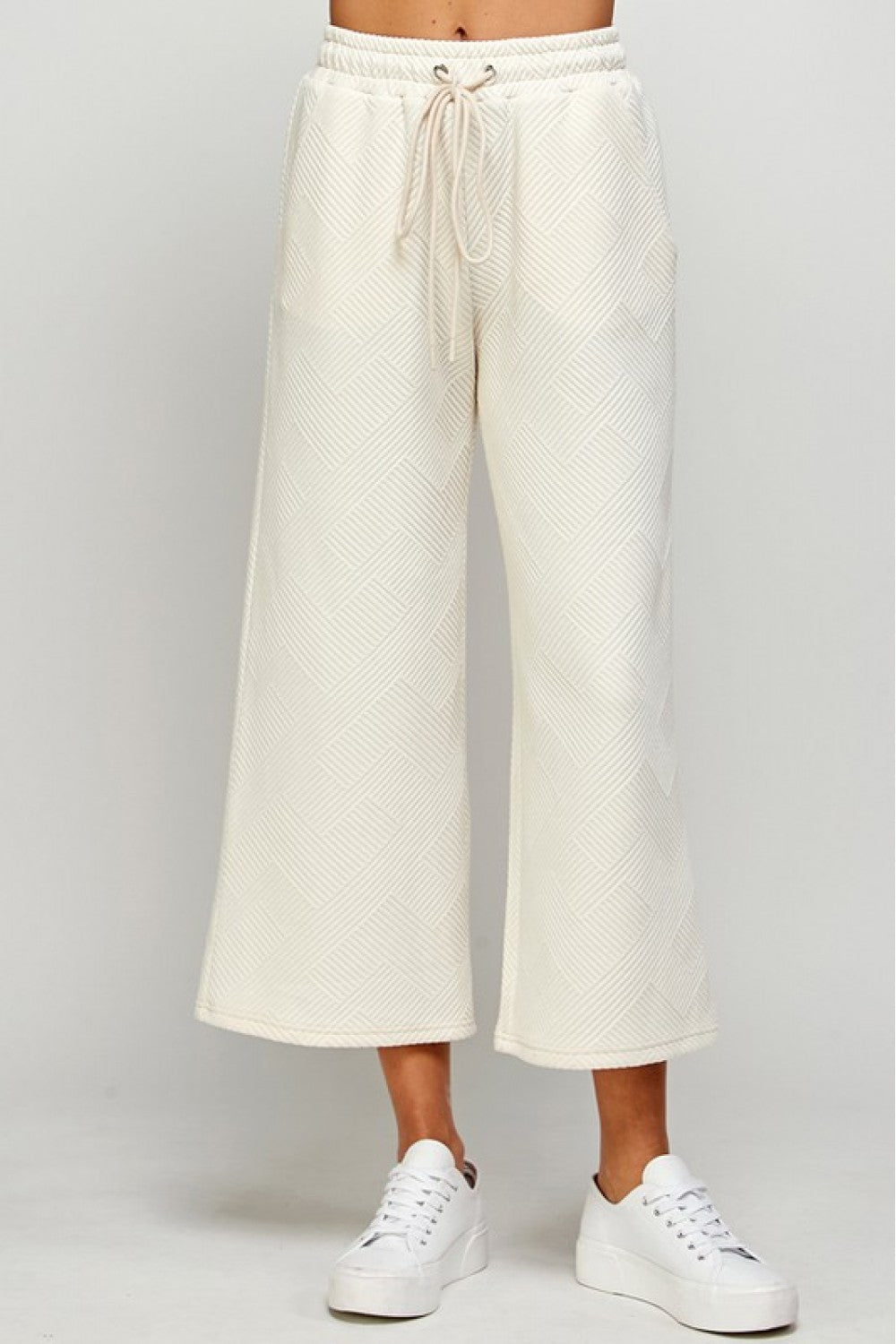 Textured Soft Cropped Wide Pants