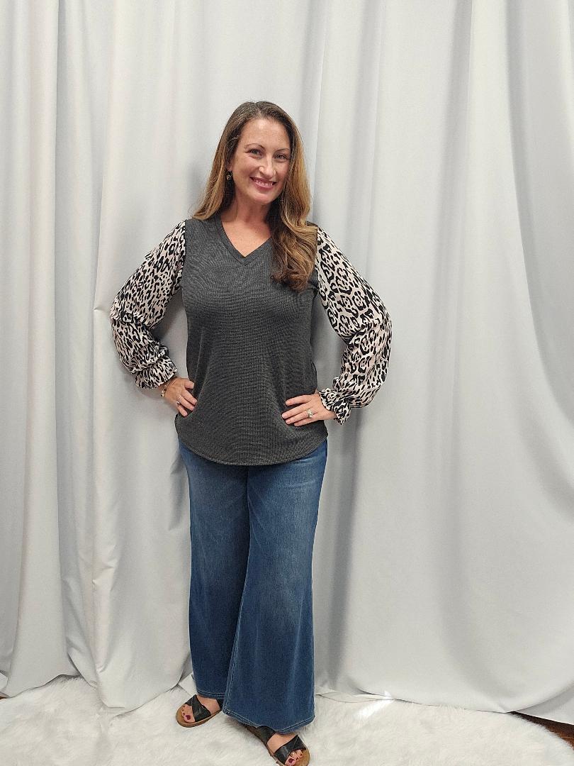 Halara High Waisted Multiple Pockets Wide Leg Stretchy Knit Casual Jeans