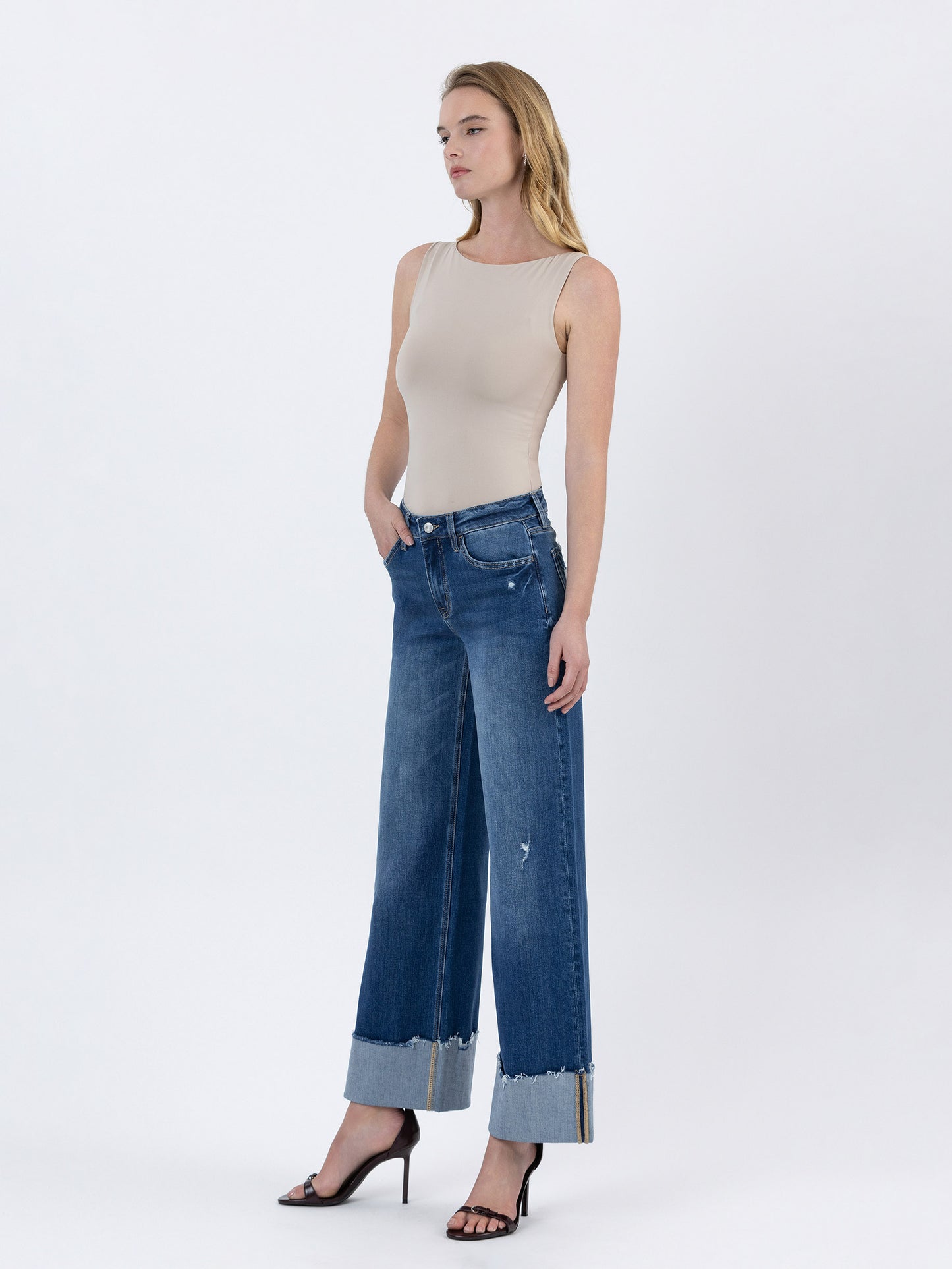 HIGH RISE CUFFED BAGGY WIDE LEG JEANS