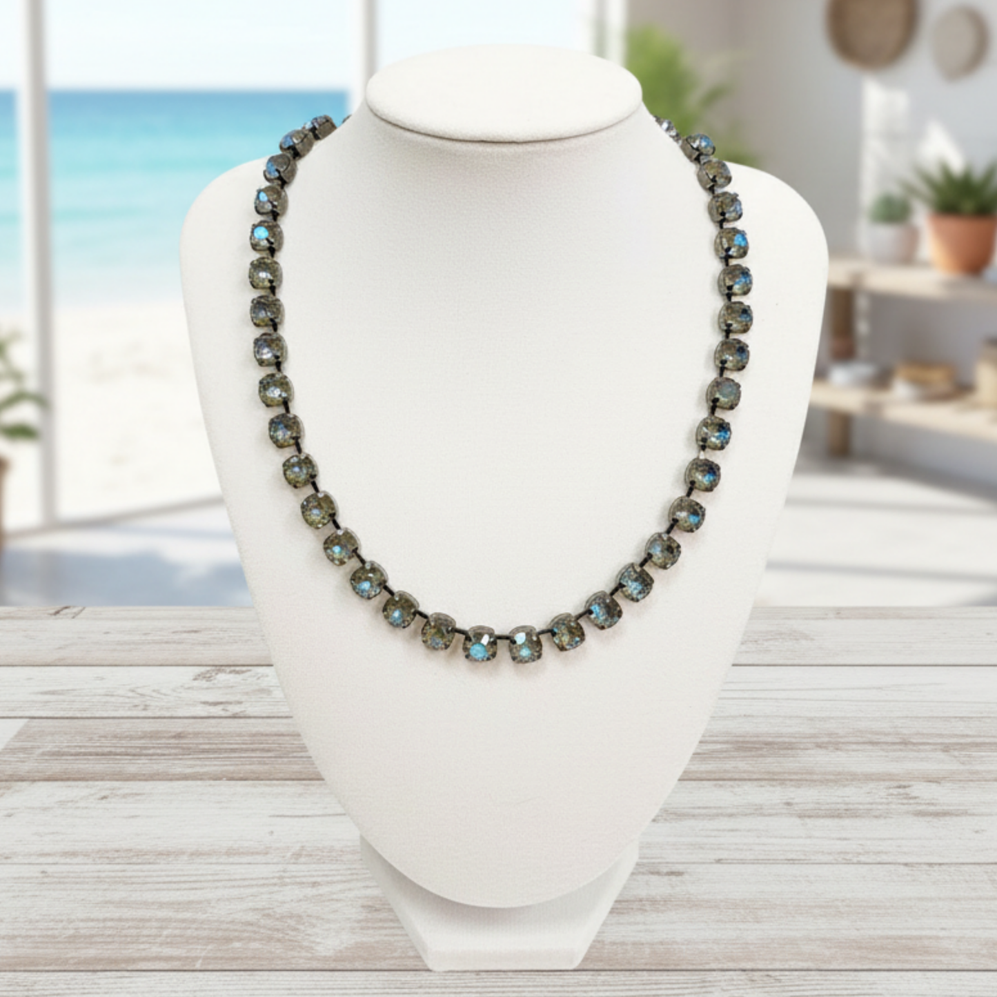 Crystal Necklace - Stealth N032