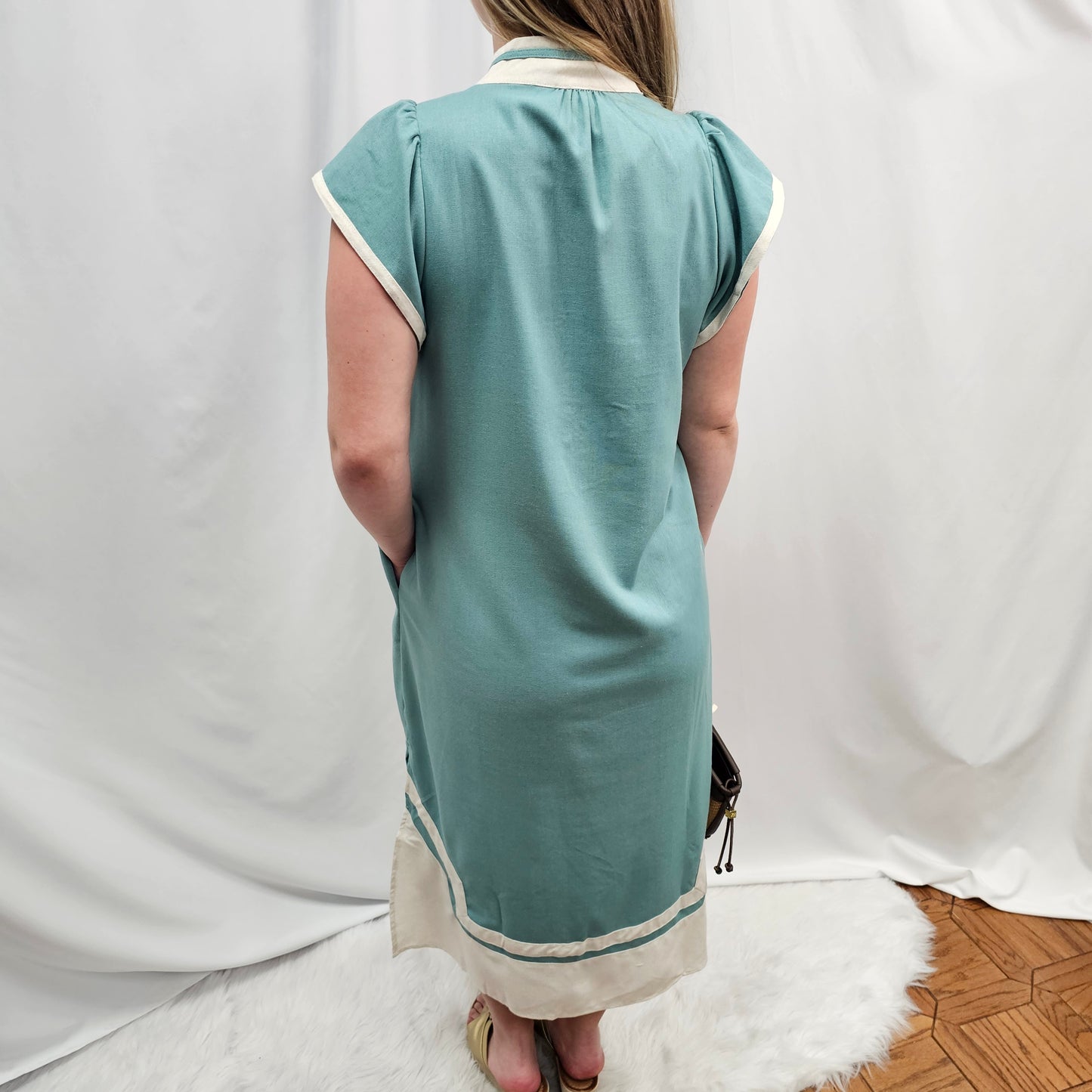 Linen V-neck Midi Dress