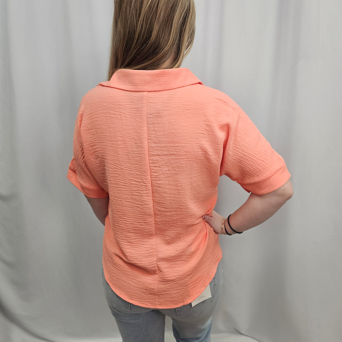 Airflow Collared V-Neck Short Sleeve Blouse