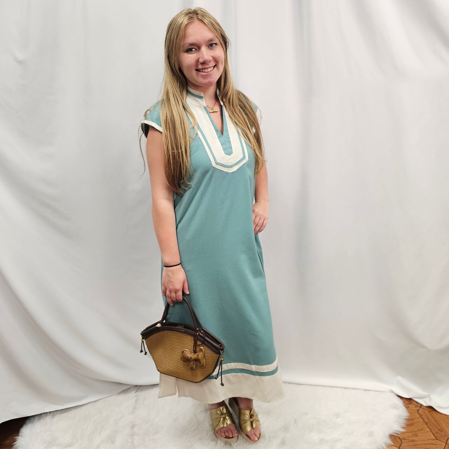 Linen V-neck Midi Dress